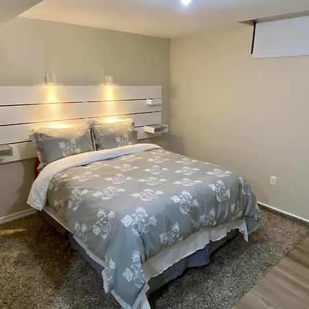 Affordable Room With Free Parking In Newmarket On Exteriör bild