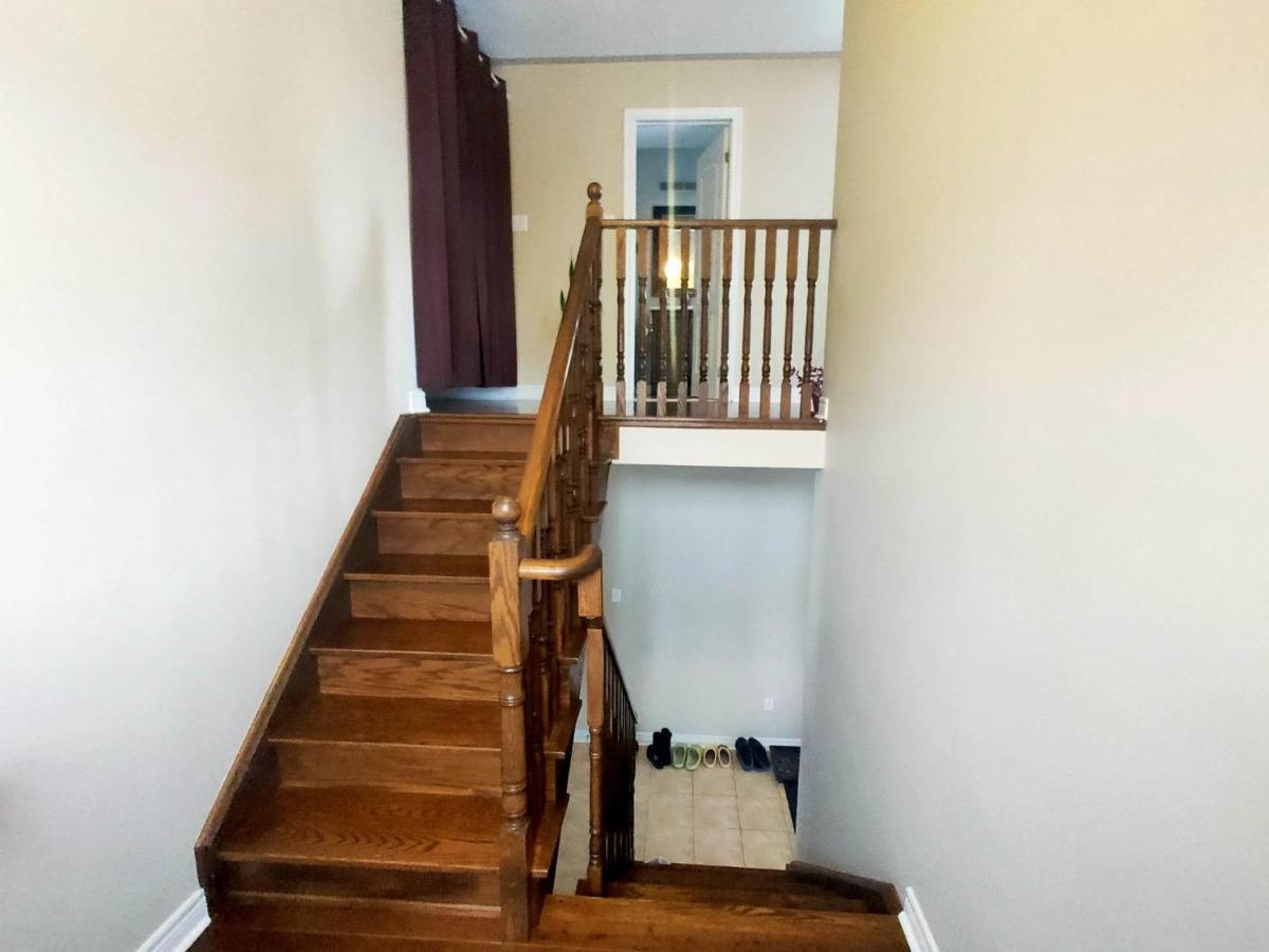 Affordable Room With Free Parking In Newmarket On Exteriör bild