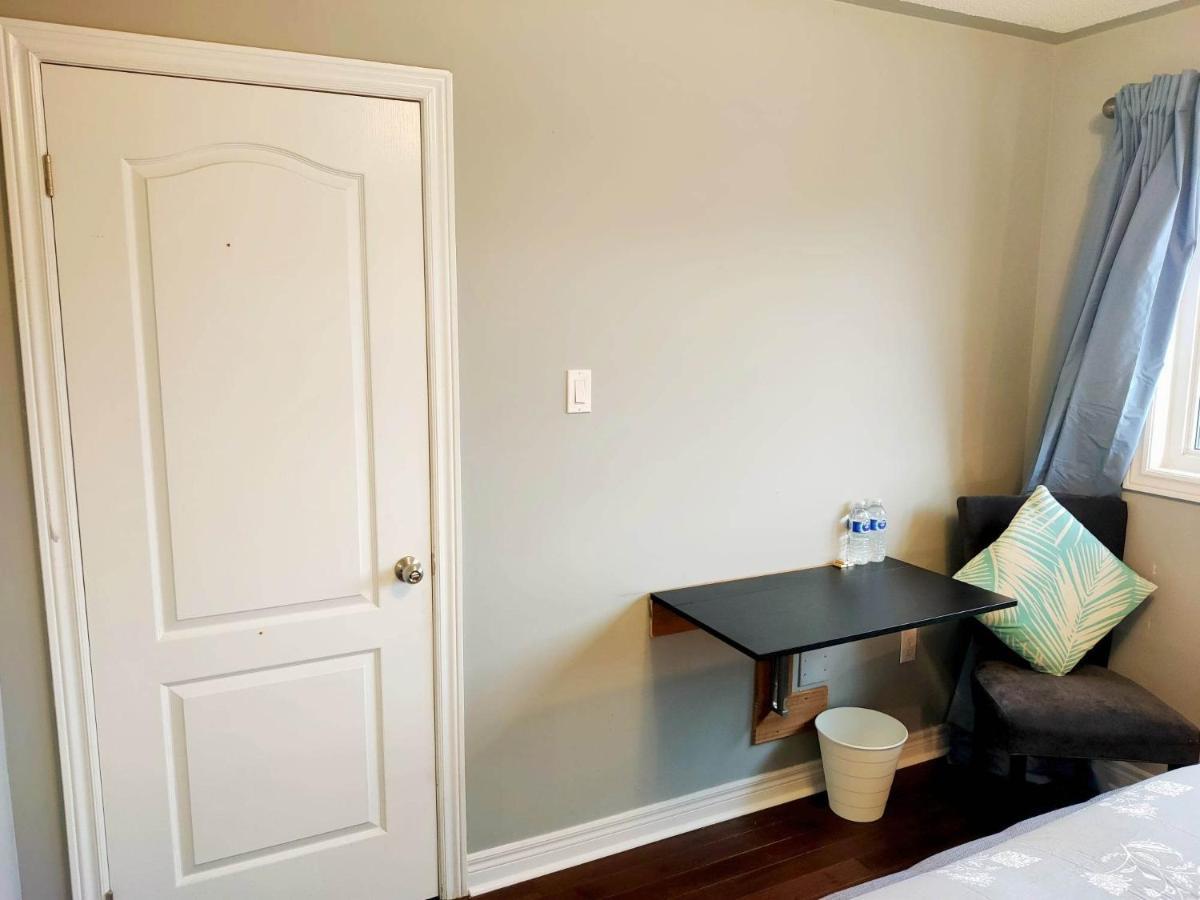 Affordable Room With Free Parking In Newmarket On Exteriör bild