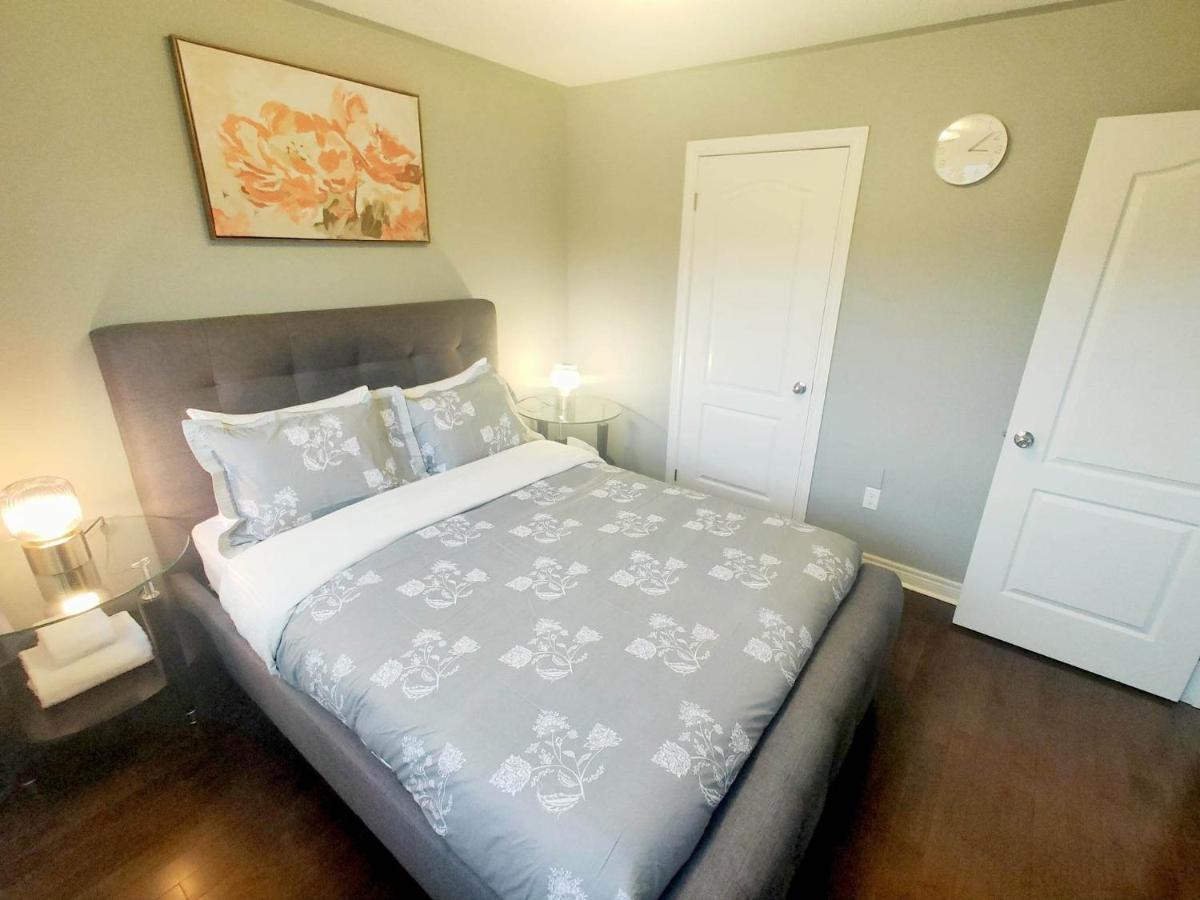 Affordable Room With Free Parking In Newmarket On Exteriör bild