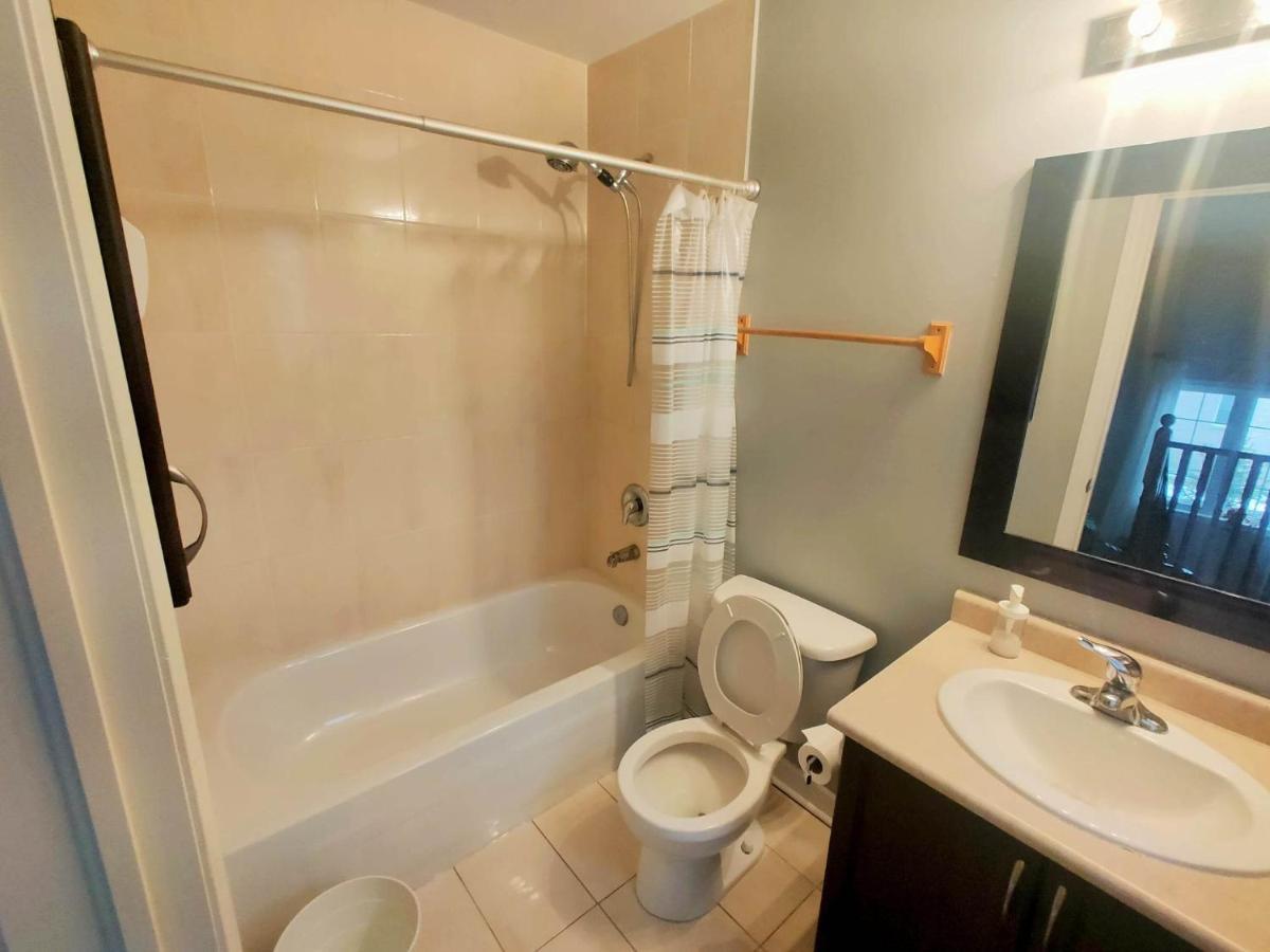 Affordable Room With Free Parking In Newmarket On Exteriör bild