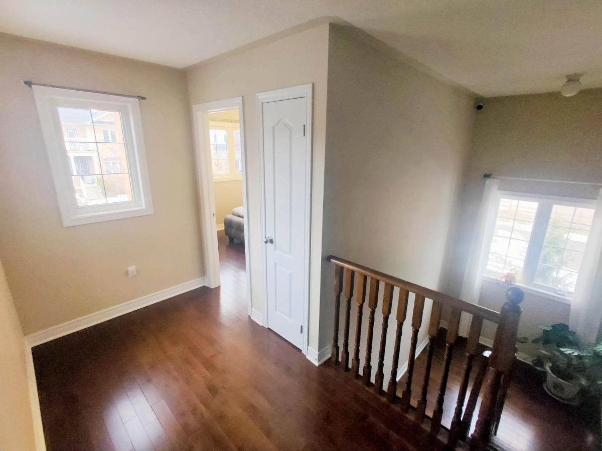 Affordable Room With Free Parking In Newmarket On Exteriör bild